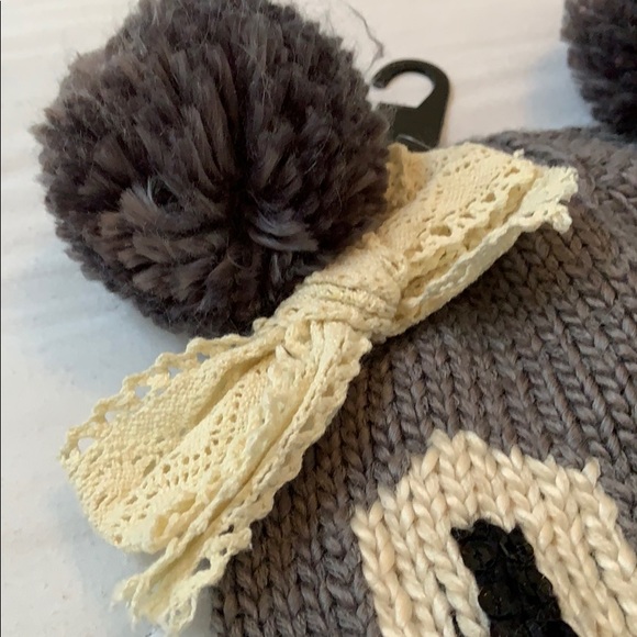 COPY - Character hat - Picture 3 of 4